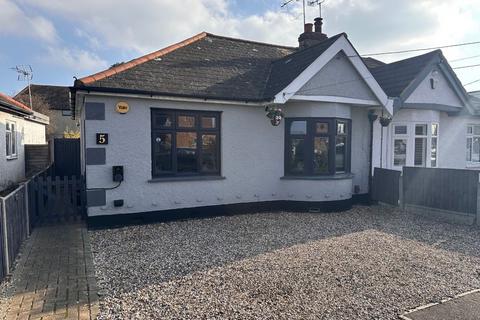 The Avenue, Canvey Island 2 bed bungalow for sale