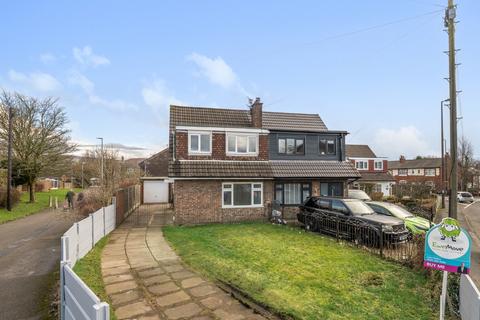 Town Lane, Dukinfield, Cheshire, SK16 3 bed semi