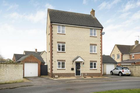 Corncrake Way, Bicester 3 bed detached house for sale