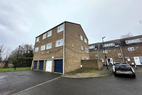 Pentelow Gardens, Bedfont 1 bed apartment for sale