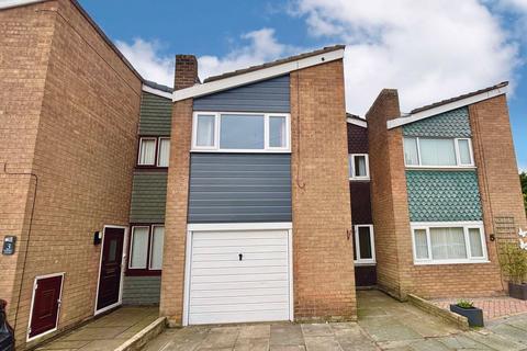 Wades Court, Highfurlong FY3 3 bed terraced house for sale
