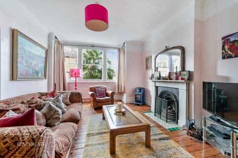 5 bedroom semi-detached house for sale