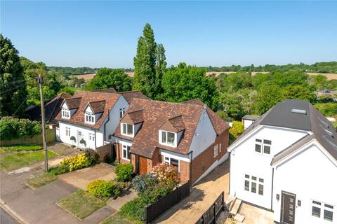 Mount Drive, Park Street, St. Albans... 3 bed detached house for sale