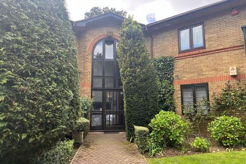 The Cloisters, Bushey High Street 2 bed flat for sale