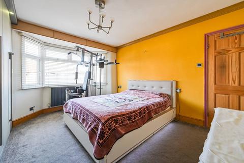 Farmillo Road, Walthamstow, London, E17 5 bed terraced house for sale