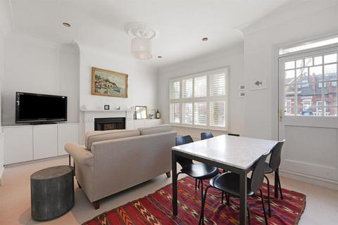 Wandsworth Bridge Road, London, SW6 2 bed flat for sale