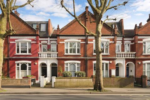 Wandsworth Bridge Road, London, SW6 2 bed flat for sale