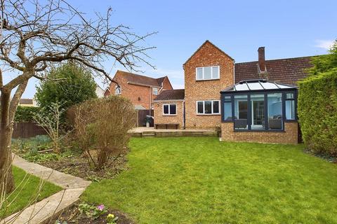 Oxstalls Drive, Longlevens, Gloucester 3 bed semi