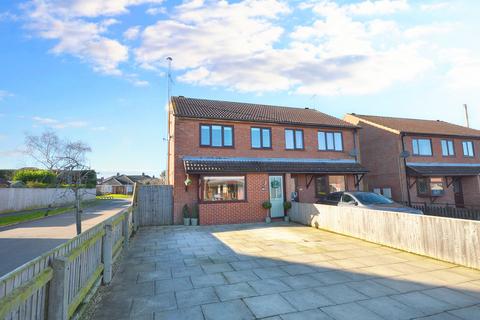 43 Spire View Road, Louth LN11 8SL 3 bed semi