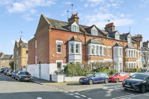 Dorville Crescent, London 3 bed flat for sale