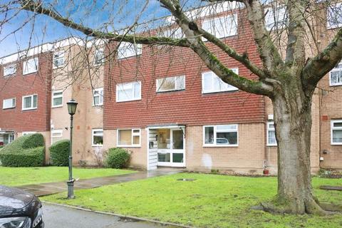 Tithe Court, Slough 2 bed flat for sale