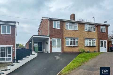 Leveson Avenue, Cheslyn Hay, WS6 7BN 3 bed semi