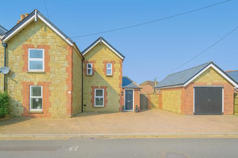 IDEAL FAMILY HOME * WROXALL 3 bed semi