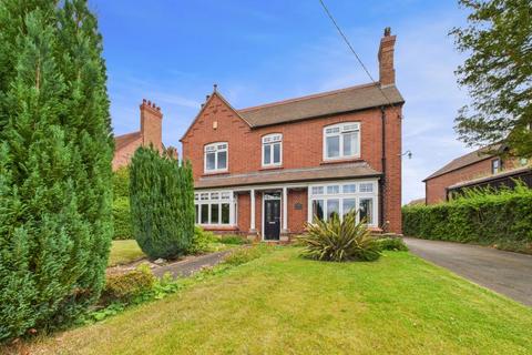 18 Shrewsbury Road, Newport TF10 4 bed detached house for sale