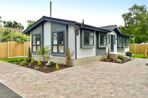 Wellington Road, Sandhurst, Berkshire 2 bed bungalow for sale