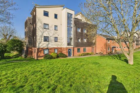 Quercetum Close, Aylesbury HP19 2 bed flat for sale