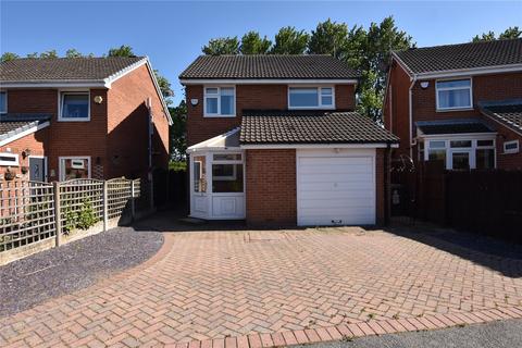 Oakdale Meadow, Leeds, West Yorkshire 3 bed detached house for sale