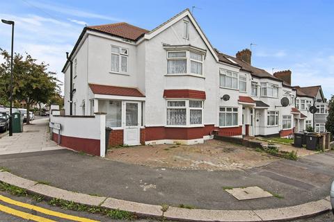 Norfolk avenue, Palmers Green, N13 6AL 5 bed semi