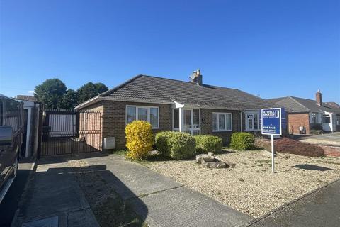 Horsebrook Park, Calne SN11 2 bed detached bungalow for sale