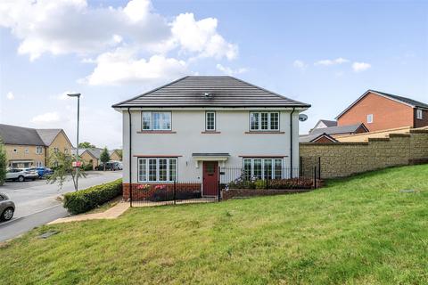 Haystack Avenue, Chippenham 4 bed detached house for sale