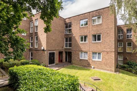 Garrick Close, London W5 2 bed flat for sale