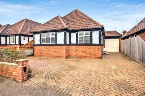 Bruce Grove, Wickford, Essex, SS11 3 bed detached bungalow for sale