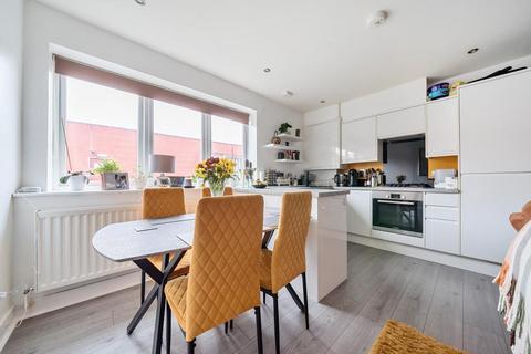 Witney,  Oxfordshire,  OX28 2 bed flat for sale