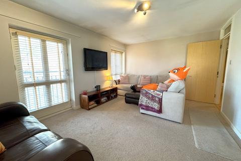 Roman Road, East Ham, London, E6 2 bed flat for sale