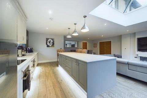 Glebe Hyrst, Sanderstead 5 bed detached house for sale