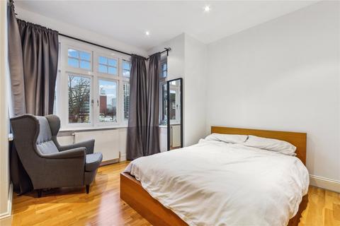 Queenstown Road, London, SW8 1 bed apartment for sale