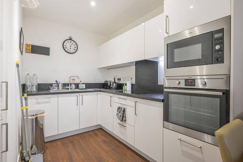 Kingfisher Heights, E16, Royal Docks... 1 bed flat for sale