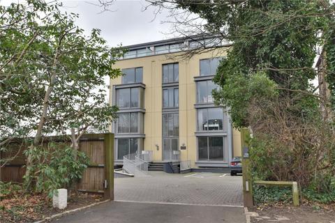Manor Way, Blackheath, London, SE3 2 bed apartment for sale