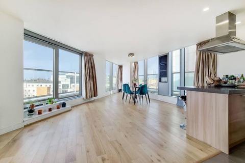 Atrium Heights, Deptford, London, SE8 2 bed flat for sale