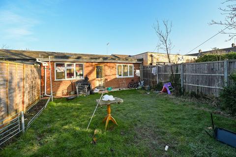 Colton Gardens, Tottenham, London, N17 2 bed bungalow for sale