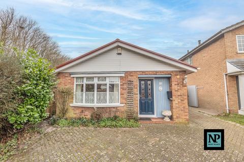 Quince, Tamworth, B77 2 bed detached bungalow for sale
