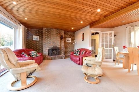 Coutts Avenue, Shorne, Gravesend, Kent 3 bed detached bungalow for sale