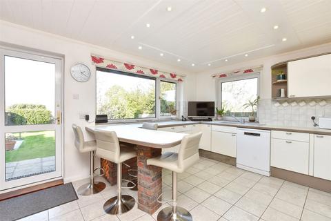 Coutts Avenue, Shorne, Gravesend, Kent 3 bed detached bungalow for sale