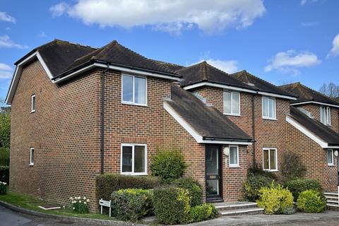Heath Road, Haywards Heath, RH16 1 bed flat for sale