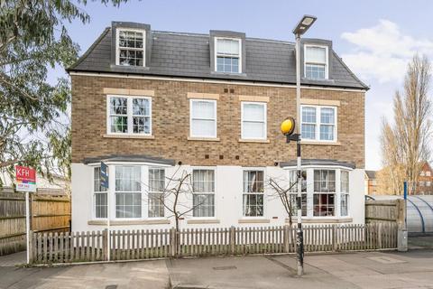 Villiers Road, Kingston upon Thames... 2 bed flat for sale