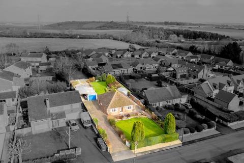 High Road, Grantham NG32 2 bed detached bungalow for sale