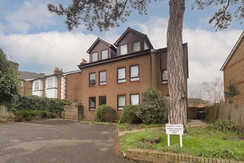 Hadlow Road, Tonbridge 2 bed apartment for sale