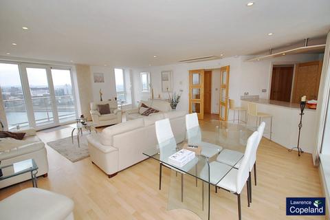 Sovereign Point, 31 The Quays... 2 bed apartment for sale