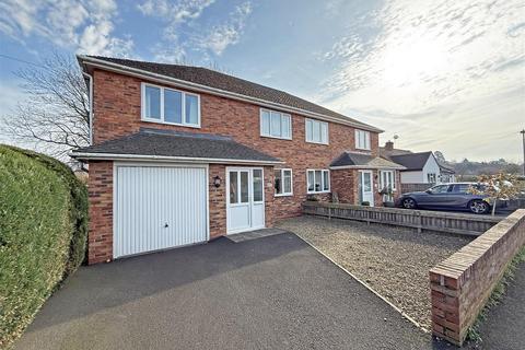 Richmond Drive, Copthorne, Shrewsbury 4 bed semi