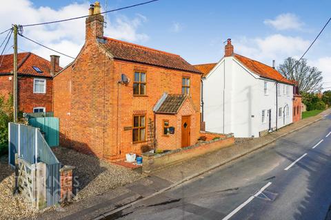 Crown Road, Horsham St. Faith, Norwich 3 bed cottage for sale