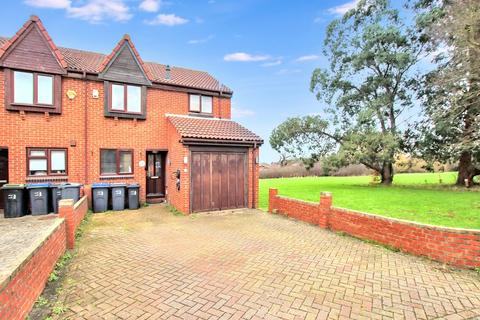 Primrose Lane, Shirley Oaks 3 bed end of terrace house for sale