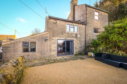Tripping Green, Halifax HX2 3 bed cottage for sale