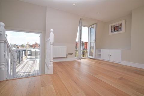 Fulham Palace Road, London, SW6 4 bed maisonette for sale