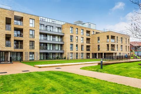 Ashley Road, Epsom 2 bed flat for sale