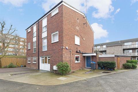 Carlisle Close, Kingston Upon Thames KT2 4 bed townhouse for sale