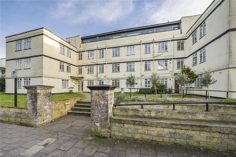 Thornbury Court 2 bed apartment for sale